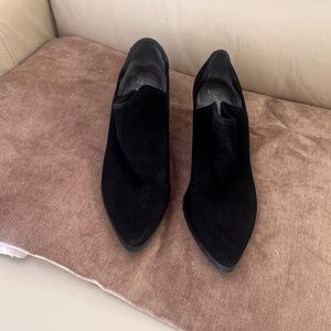 Seychelles Black Suede Booties - Size 9.5